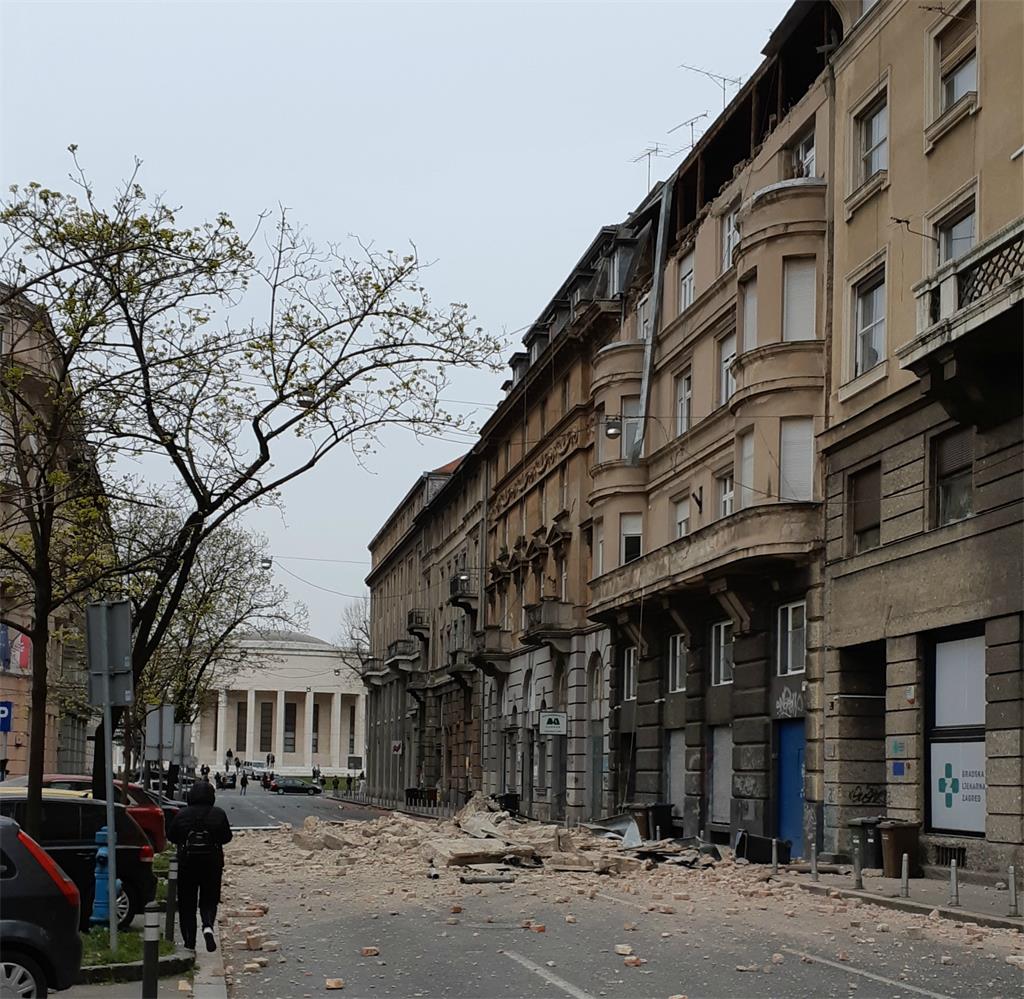 Poziv građevinskim tvrtkama za hitnu sanaciju krovišta zgrada